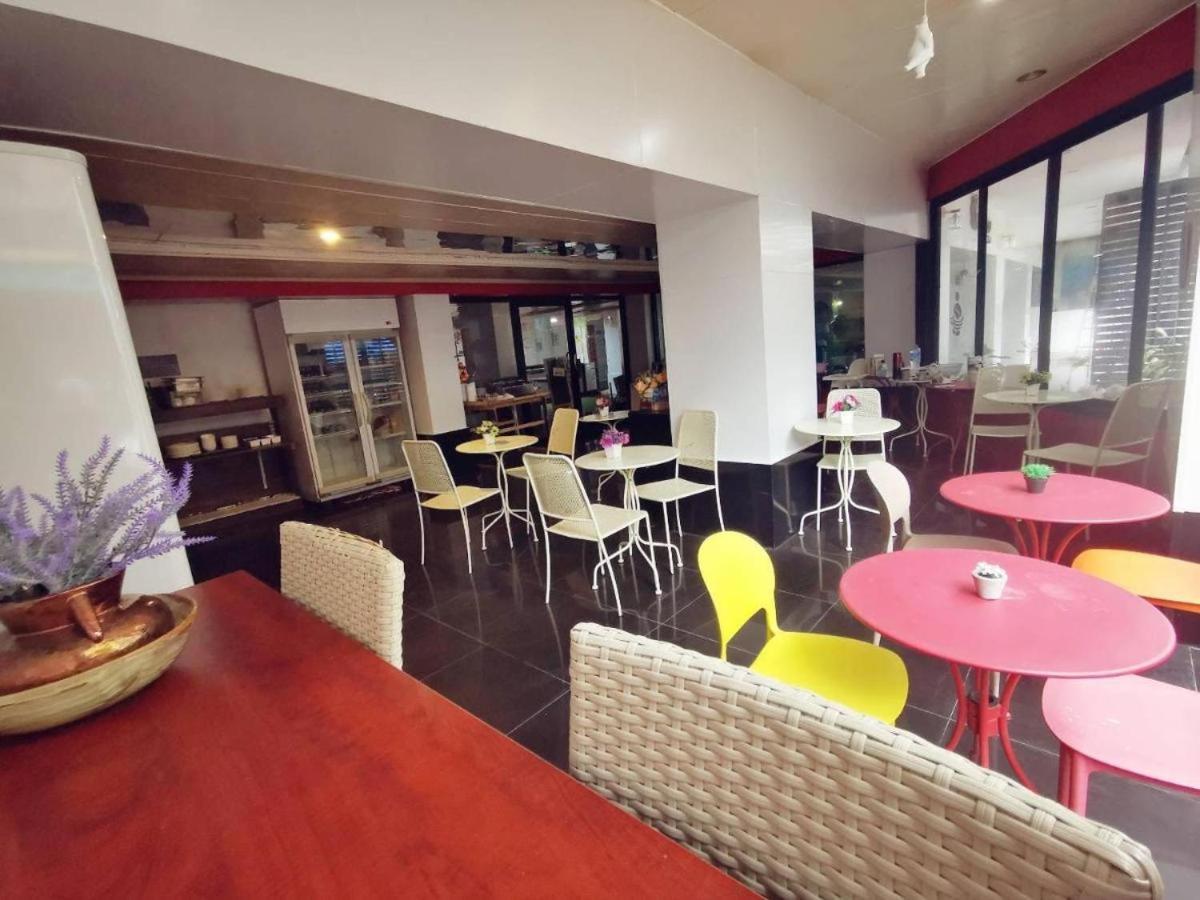 Chilli Salza Patong Exterior foto
